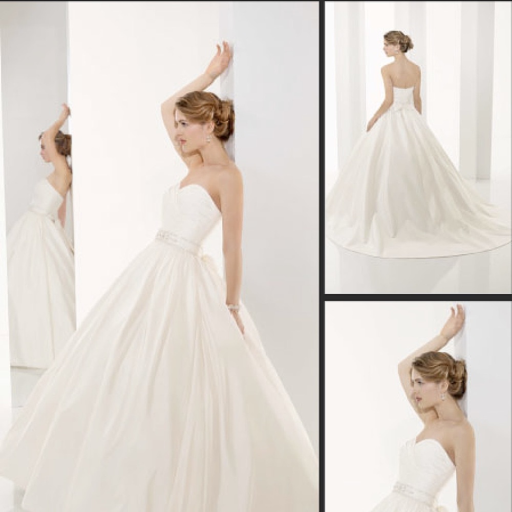 Mari Lee NWT White Wedding Gown with Rhinestone sash